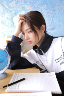 不纽扣的女孩在线